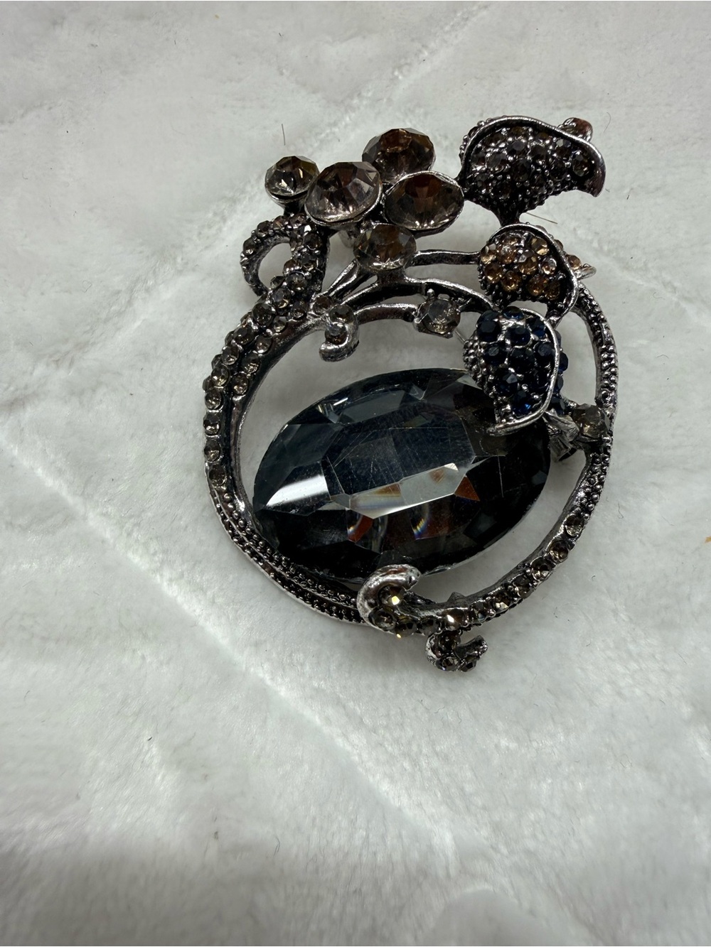 Vintage-Inspired Smoky Crystal Floral Brooch